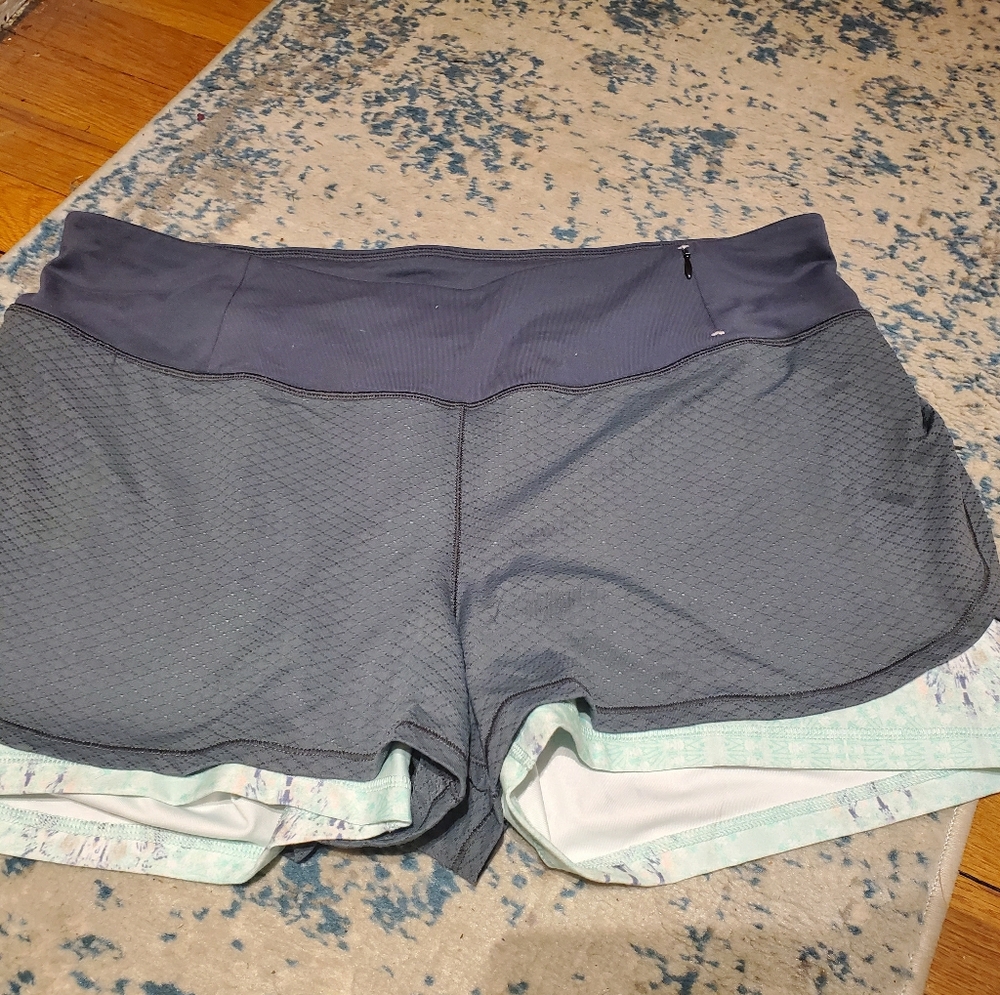 Calia by Carrie Underwood shorts